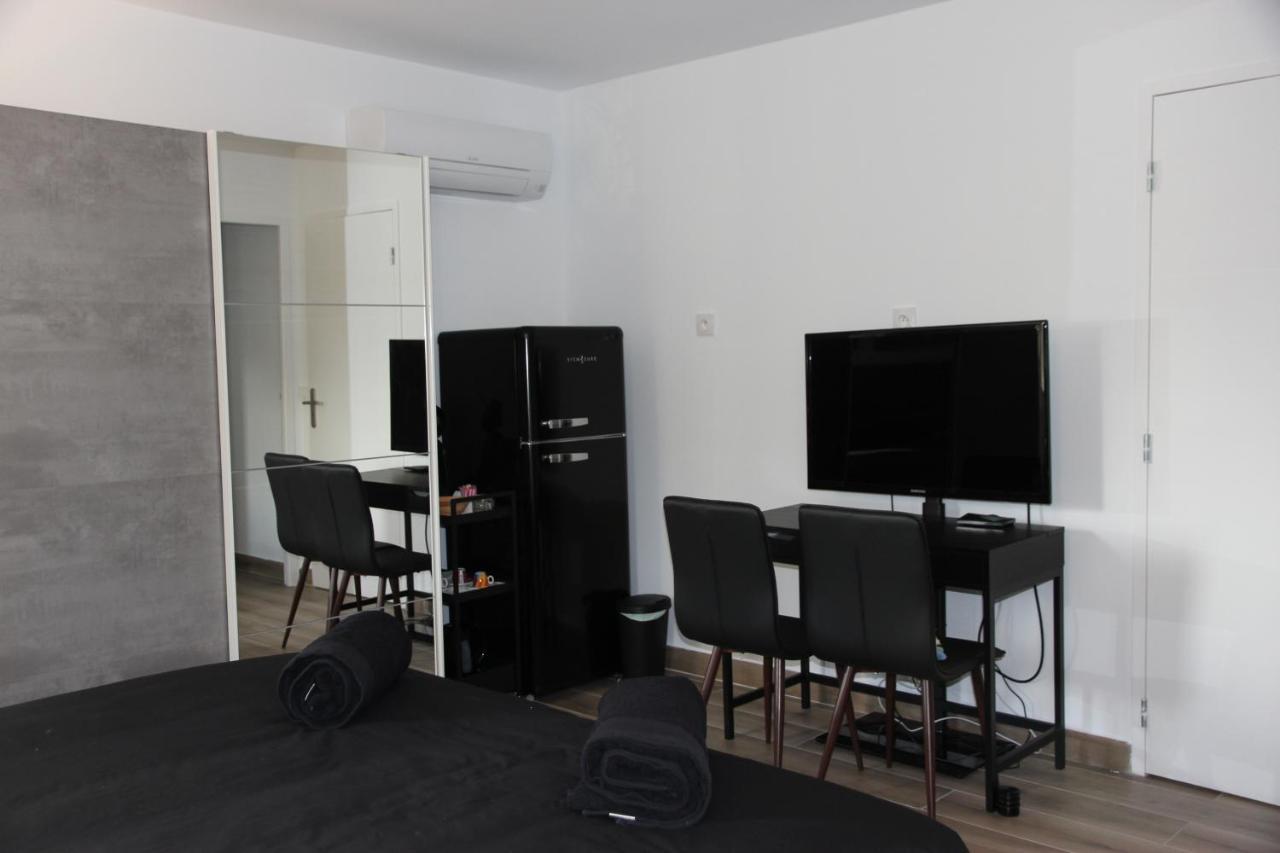 Maison D'Hote Villa Monique Cuges-les-Pins Zewnętrze zdjęcie